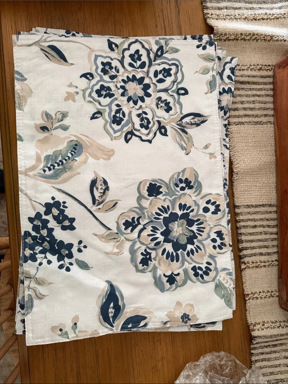 Target Floral Cotton Tablecloth Napkins Set in Navy Blue, Beige, Cream